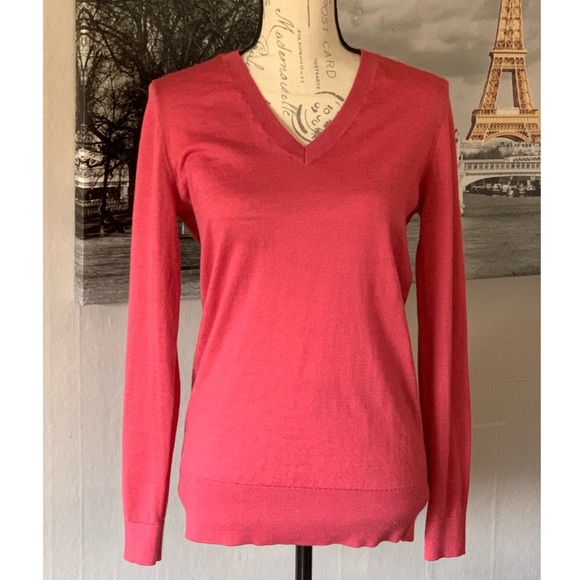 LOFT Sweaters - 3/$20 Loft women’s v-neck sweater size medium
